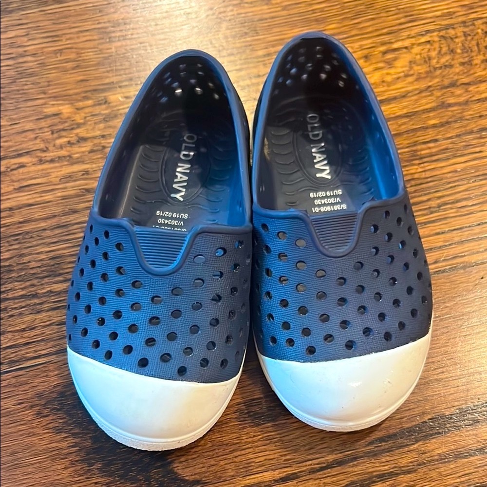 NWOT Old Navy Blue and White Slip-On Water Shoes